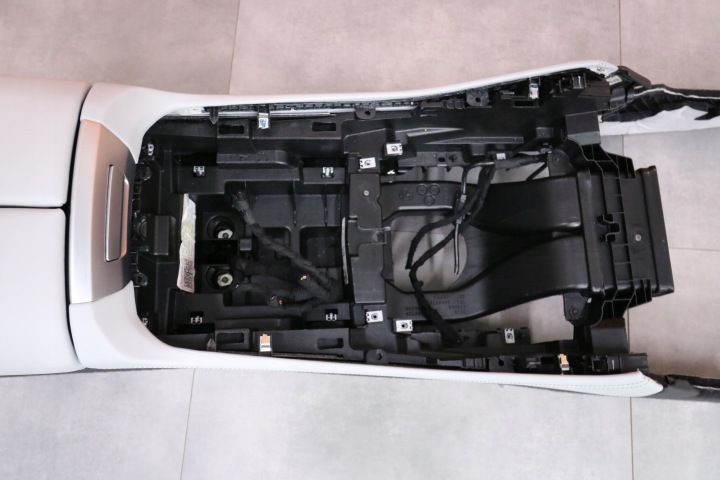 фото №14, Bmw x5 g05 туннель средний подлокотник silverstone sensafin 9108356 5a3d137