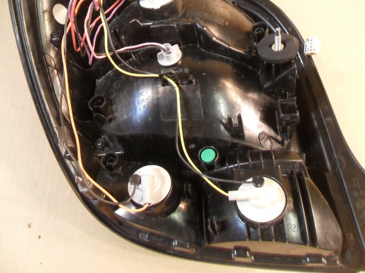 фото №11, Лампа зад права citroen c1 ii 2 14- 81331002