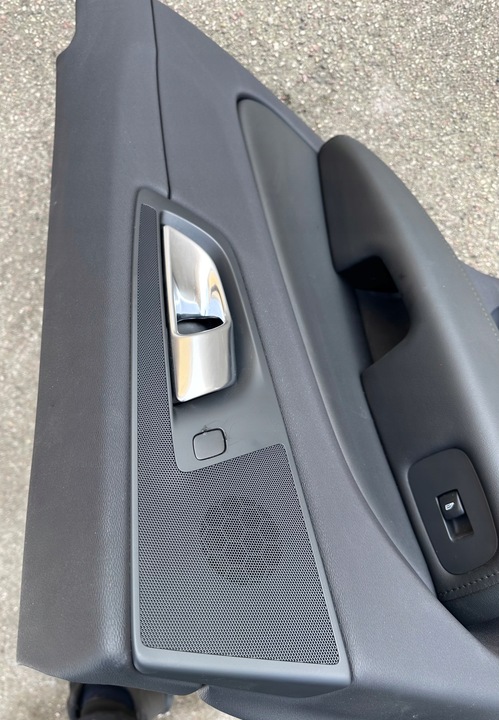 фото №6, Volvo xc60 ii 2023 европа обивка задняя боковина дверь правый зад идеальная