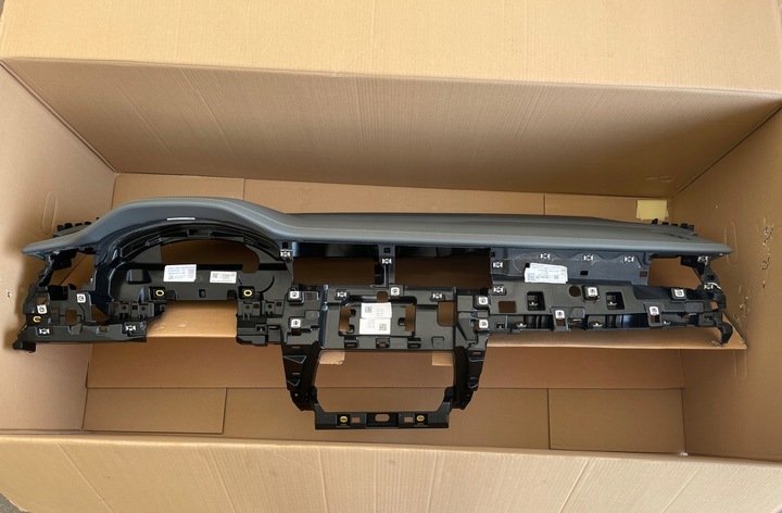 фото №9, Панель роздавальна audi q8 сірий 4m8857001a saa