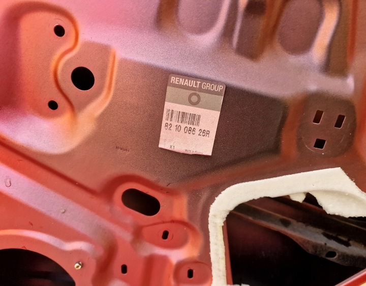 фото №9, Renault clio iv hb 821008626r 12-18 дверь правая правое зад задние