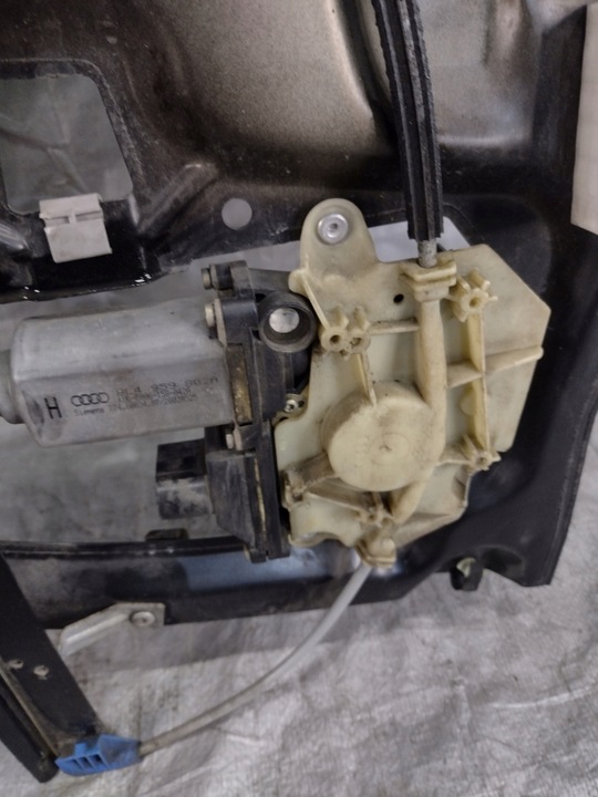 фото №8, Рамка, підйомник вікна праві зад audi a3 8l 5d