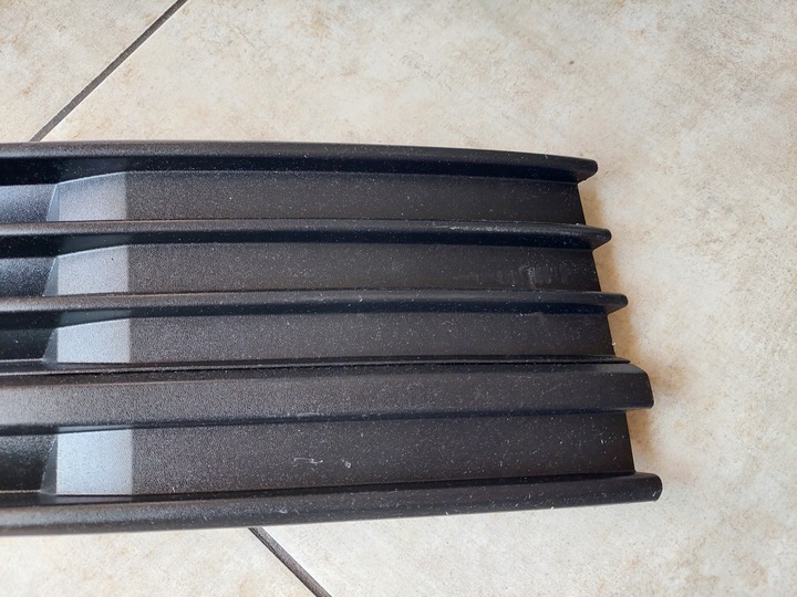 фото №6, Решётка бампера - правая - vw transporter t6