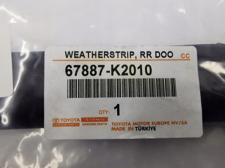 фото №12, Ущільнювач двері права зад toyota yaris iv 20-23 / 67887-k2010