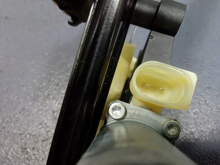 фото №5, Porsche panamera 971 двигунчик підйомник вікна зад правий 971839402a