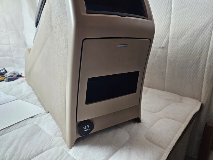 фото №12, Подлокотник туннель средний защита консоли usb решётка mercedes w166 ml