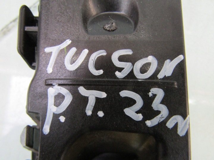 фото №9, Tucson iv 23r кронштейн  бампера держатель крепление правое зад заднее 86654-n7000