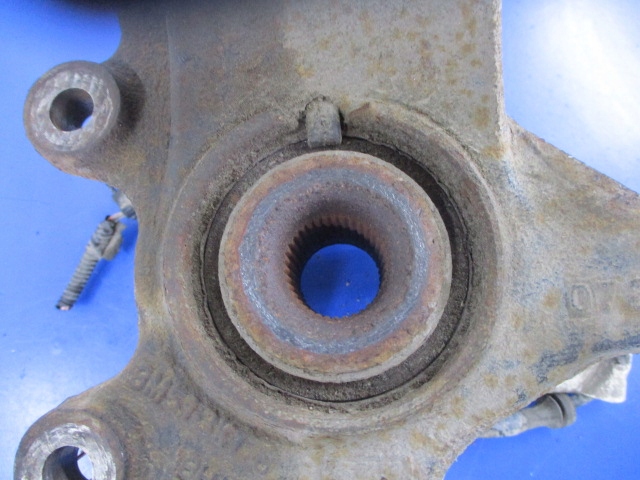 фото №5, Ford c-max mk1 1.8 16v поворотный кулак ступица правая abs