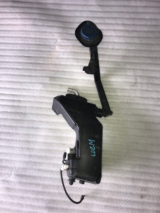 фото №1, Mercedes w205 w213 бачок омывателя