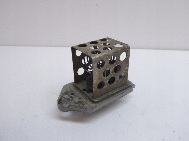 фото №4, Xsara picasso i 98r- резистор вентилятор 2.0 hdi