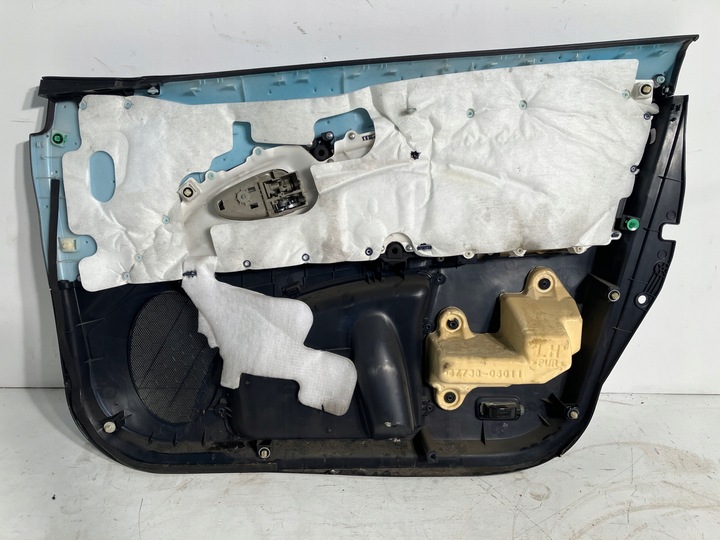 фото №9, Avensis t27 боковина обивка дверь передних левый перед бежевая