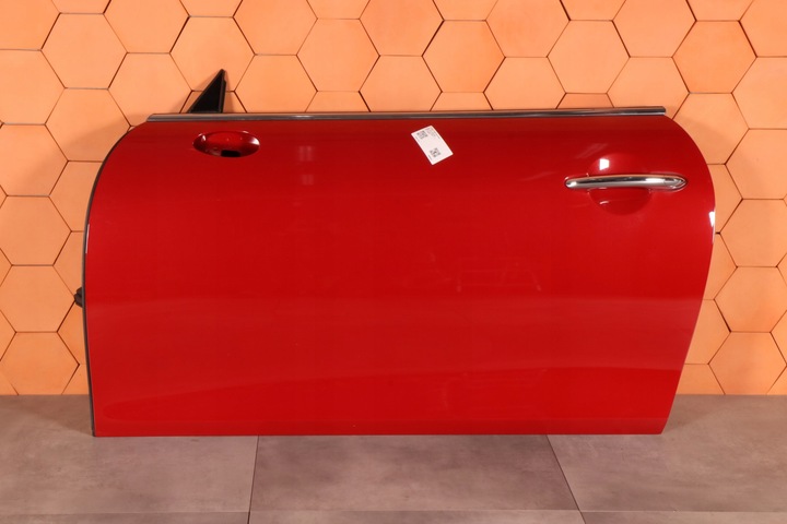 фото №1, Mini f56 дверь левая перед передние стекло комплект b83 blazing red металлик