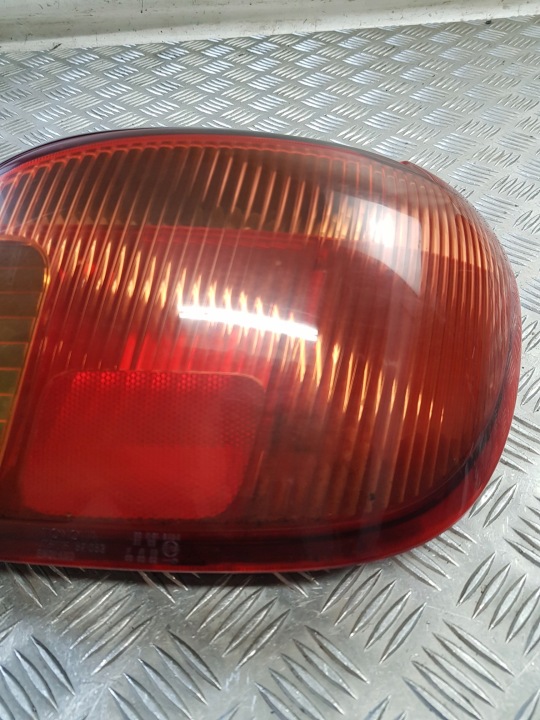 фото №12, Фара правая зад 52-053 toyota yaris i рестайлинг 03r-