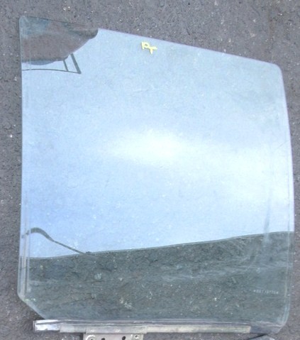 фото №1, Renault clio 1 96r скло з двері праві зад