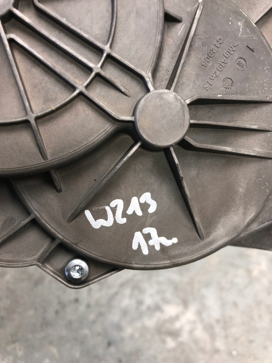 фото №6, Двигунчик механізм кришки багажника mercedes w213 універсал a2137605600