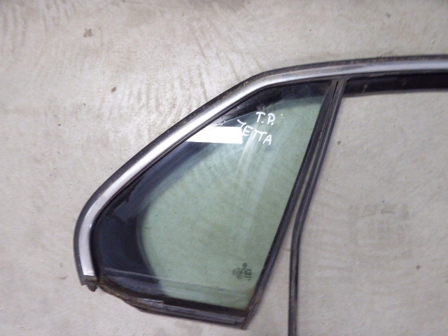 фото №4, Jetta v 05-11 рамка дверь прокладка стёкла стекло дверь малый зад правая