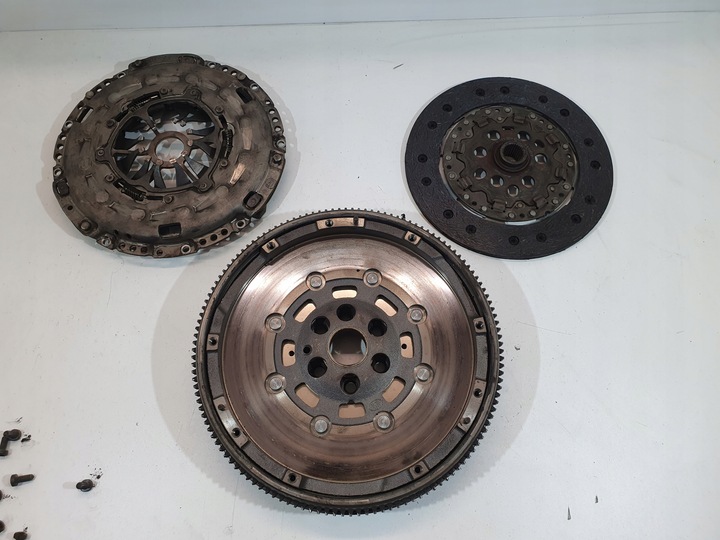 фото №2, Сцепление колесо двухмассовый vw audi 2.0 fsi 06f105264b