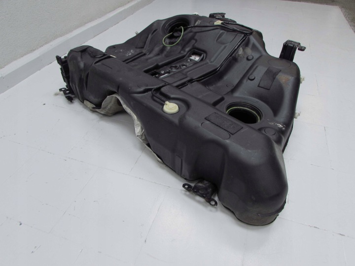 фото №9, Volvo v70 iii awd xc70 2.4 d5 06-16 bak бак пального 31274179