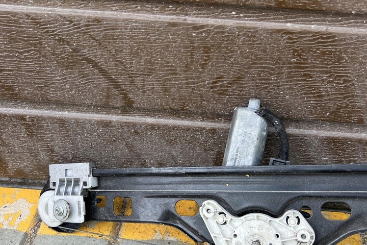 фото №9, Подъемник стекла задних левых дверь mercedes-benz c w203 104048xxx 2.2l