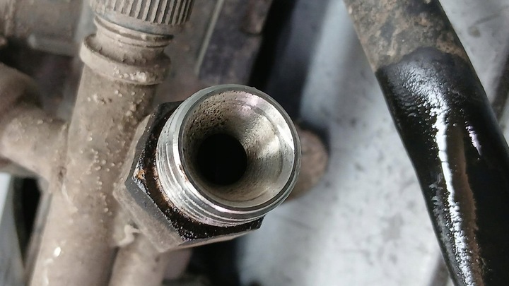 фото №8, Планка впрыскивающий opel vectra c 1.6b 02r 09133177b