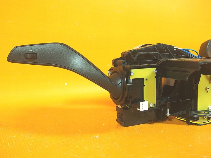 фото №11, Audi q3 83a sb 18km підкермові важелі мигачів стрічка 82a953521na / 5q1953549d