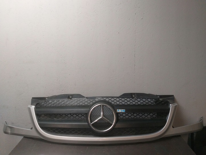 фото №1, Решётка решётка радиатора mercedes sprinter w906 06-14 a9068800383