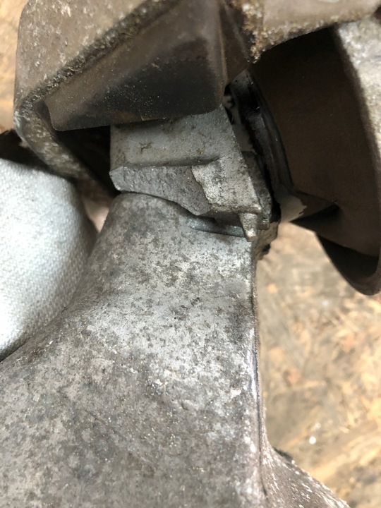 фото №3, Подушка двигуна audi a6 c7 4g0199381 2.0tdi 177km cgl