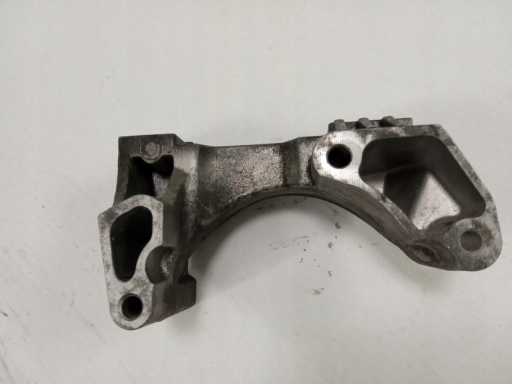 фото №4, Ford focus mk2 c-max 1.8 tdci 04-10r- кронштейн двигуна