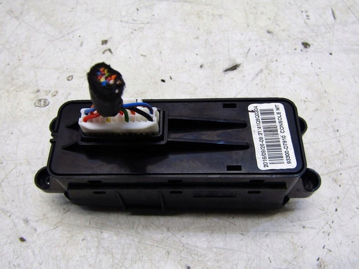 фото №2, Панель переключателей tucson ii iii 93300-d7910