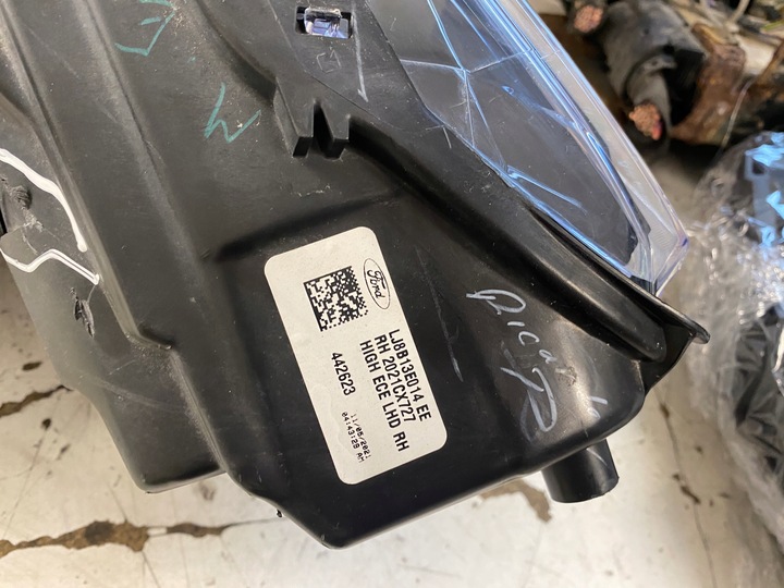 фото №16, Ford mustang mach-e лампа правые перед полный led