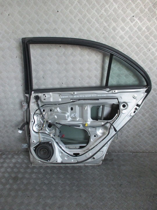 фото №5, Дверь правый зад toyota avensis t25 03-06r 1c0 sedan