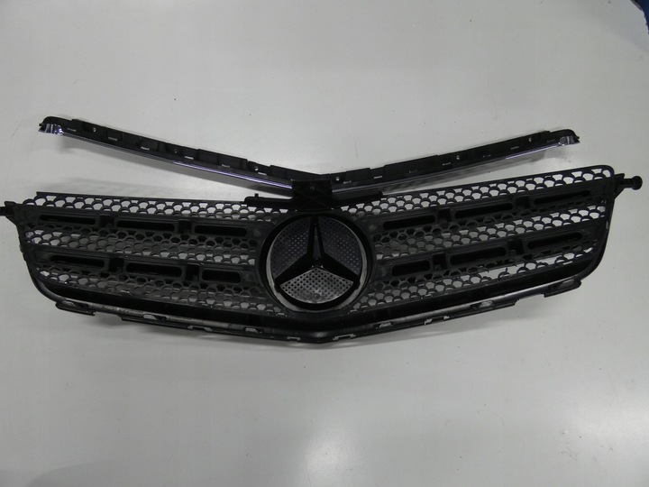 фото №12, Решётка решётка радиатора mercedes c-klasa w204 6.3 amg p. рестайлинг