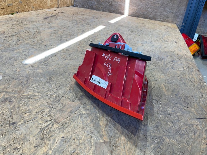 фото №8, Mercedes c клас w204 рестайлінг 11-15 sedan лампа ліва зад задня