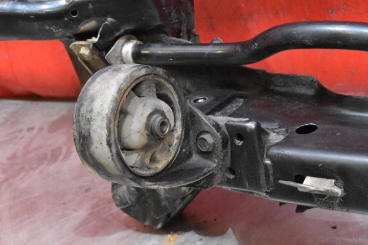 фото №9, Подрамник балка тележка подрамник перед hyundai sonata 4 iv 2.0 16v 131 km 01-12