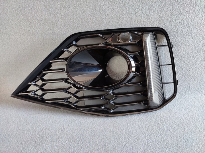 фото №1, Audi rs4 b9 8w0 rs5 8w6 рестайлинг 19- решётка заглушка левая карбон 8w0807681as