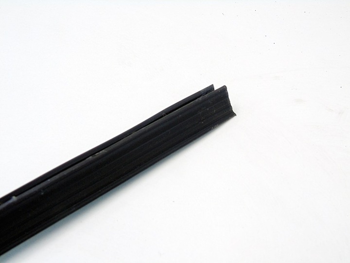 фото №4, Ущільнювач скла прокладка скла двері лівий зад citroen c3 i 2004 2002-2007