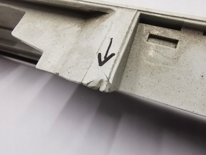 фото №16, Накладка молдинг кришки зад toyota corolla e15 76801-12820