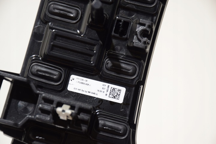 фото №14, Bmw g20 g21 g22 g23 g26 планка декоративна dekor панелі розподільчої led фоновий