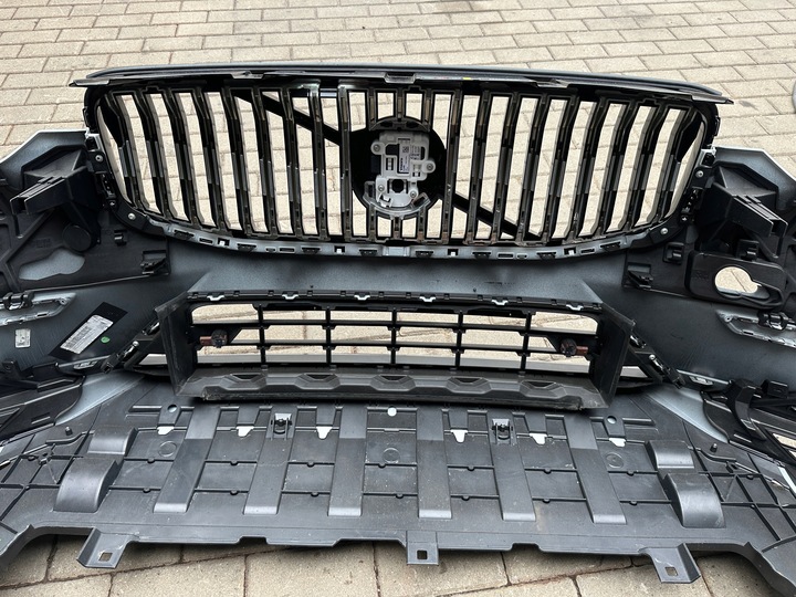 фото №8, Volvo xc60 ii рестайлинг 22-25 бампер переднее комплектный надпись радар 614