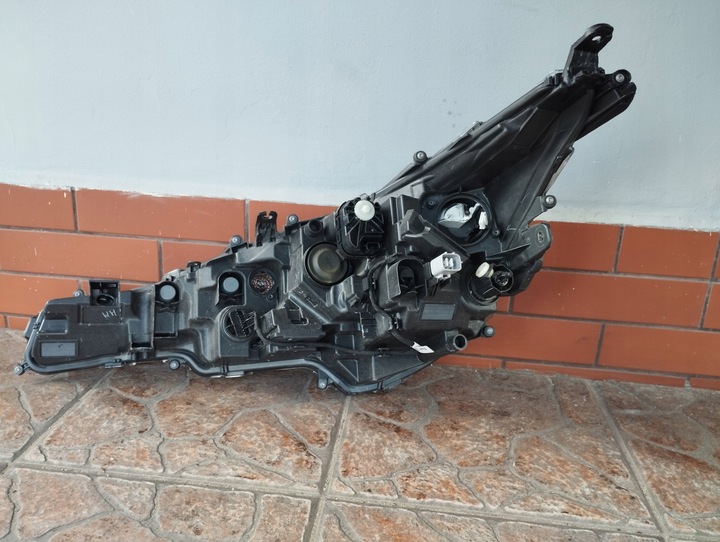фото №12, Лампа правая полный led toyota corolla e21 81110-02s70