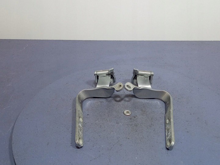 фото №1, Vw arteon петлі задньої кришки комплект 3g8827301 lb7s