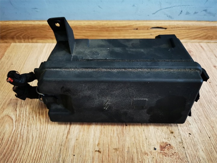 фото №1, Mercedes ml w164 05-10 коробка предохранителей