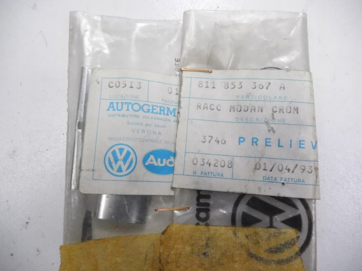 фото №8, Молдинг стёкла перед зад audi 80/90 oem номер 811853367a