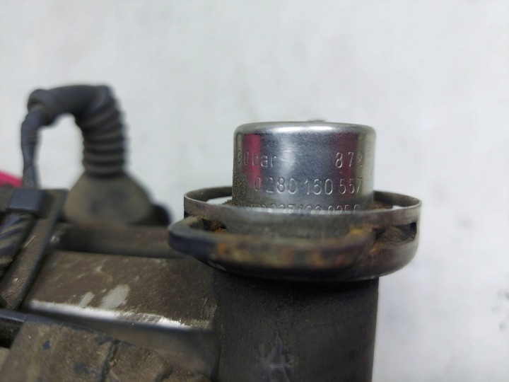 фото №9, Паливна рейка  форсунки 0280150464 audi a3 8l 1.8