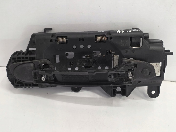 фото №1, Ручка двері праві зад audi a4 b9 8w0837206b 8w0837812a