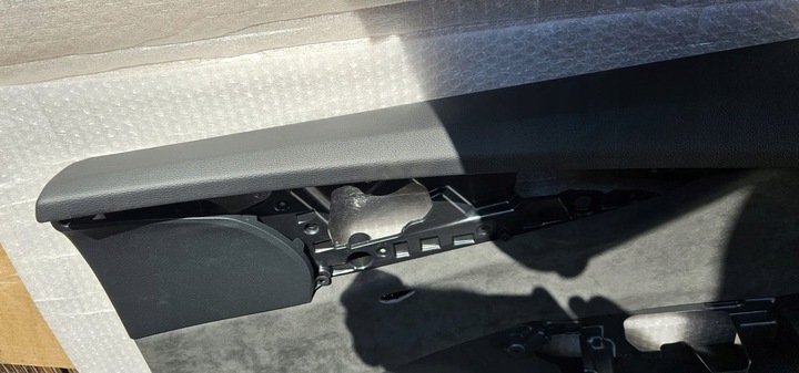 фото №9, Боковина двері праві перед audi q7 4m0867118b 4m0867104f