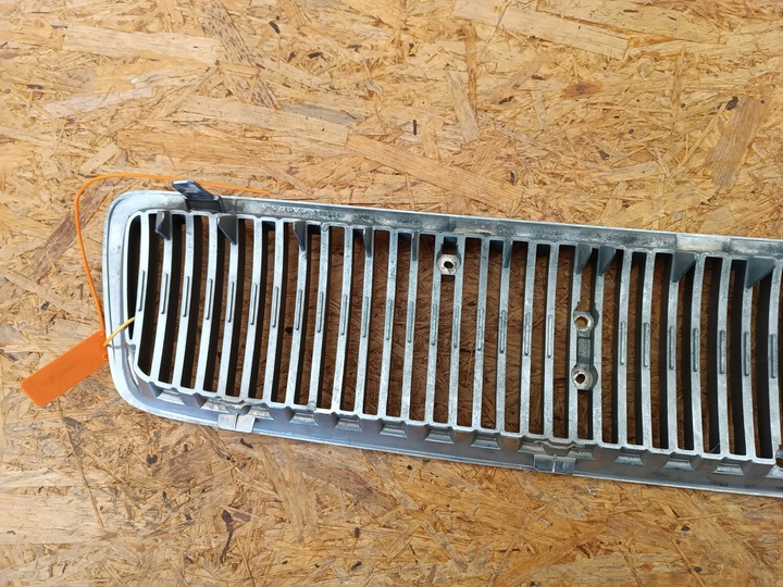 фото №12, Решётка решётка радиатора решётка бампера перед 9190385 volvo v70 ii 2