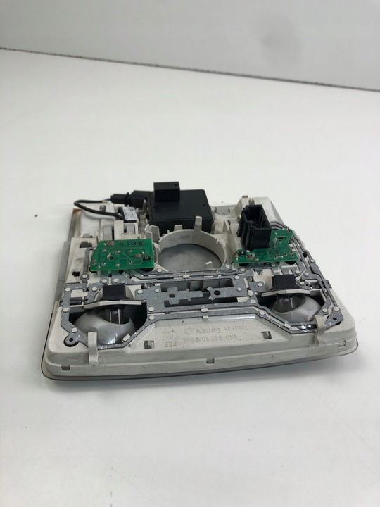 фото №9, Vw golf v лампа панель подсветка интерьера кабины 1k0947105t