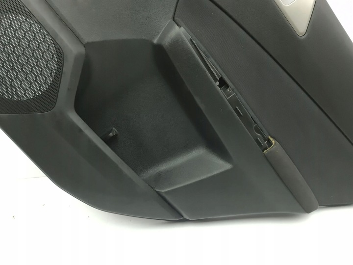 фото №11, Toyota yaris 2007 права сторона обшивки / обшивка двері задніх