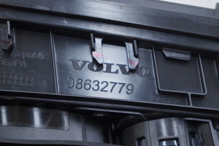 фото №4, Volvo v40 подстаканник держатель напитки ролета туннель бардачок 08632777 08632779